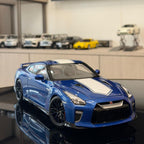 MotorHelix Nissan GTR R35 50th Anniversary Edition 1:18 Scale Premium Model Car - Bayside Blue
Side View