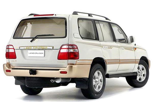 PB Models Land Cruiser LC100 1:18 Scale Diecast Premium Model Car