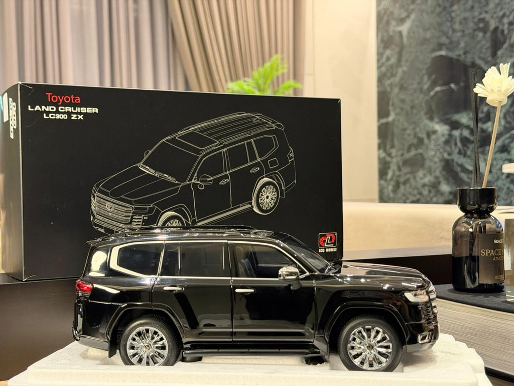 LCD Toyota Land Cruiser LC300 1:18 Scale Premium Model Car - Black